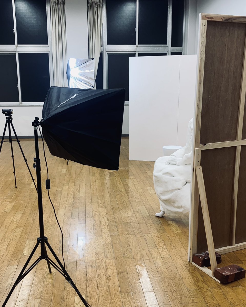 美術学部卒業制作展・大学院修了制作展
私は絵画北棟2階 212教室で展示しています🌨️
是非お越し下さい。
日程：1/9（金）～1/12（月・祝）
10:00～18:00