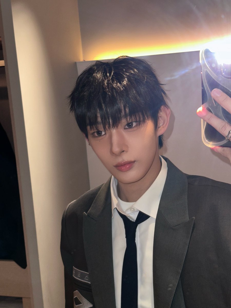 AHOF_official's tweet image. Not the teacher, but I got your attention.

#AHOF #아홉
#STEVEN #스티븐