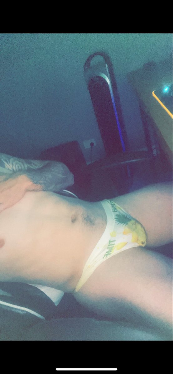 thatjackkid9's tweet photo. I’m a Melbourne fag bitch boy right here , ready to have my throat used and abused on my knees 🙊 #Melbourne #twink #gaymelb #melbgay https://t.co/ymV3taZOUM