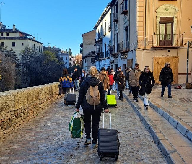 IndeGranada's tweet photo. 'Todo el mundo en todas partes'

👉El periodista Gorka Rodríguez estrena su colaboración con 'El Independiente de Granada' con un extraordinario artículo que te recomendamos. Disfruta de la lectura.
https://t.co/krlCJ4lvKD https://t.co/nA2zajEPsl
