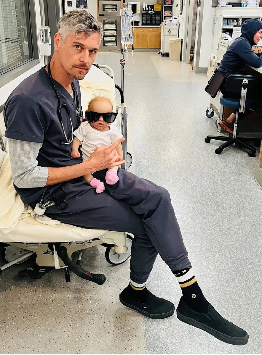 AnActualS_Hole's tweet image. OH JESSE VAN HORN FANS WE ARE WINNING THIS SEASON 

seattletimes.com/entertainment/…