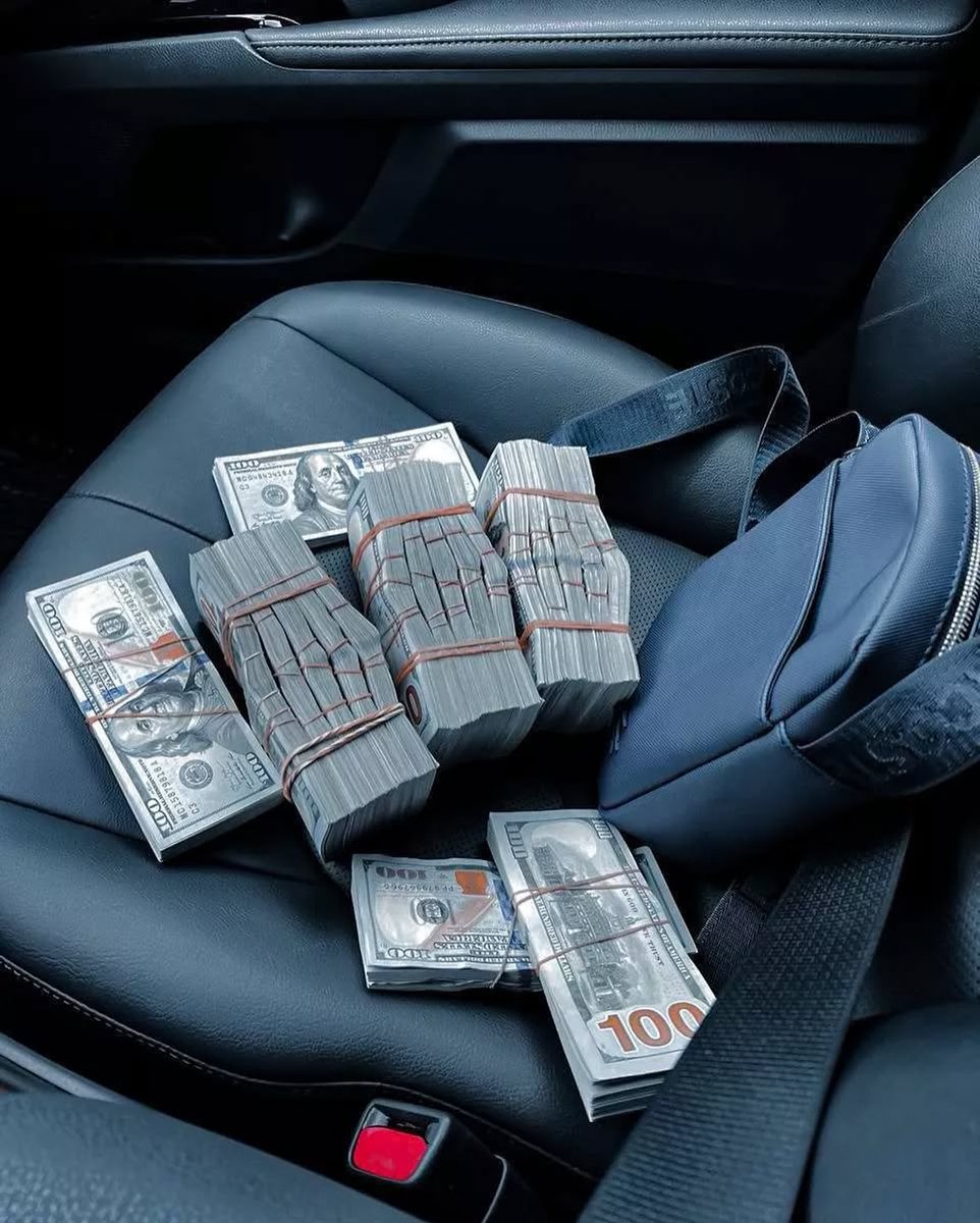 DearS_o_n's tweet image. Money is coming, bro. Trust me.