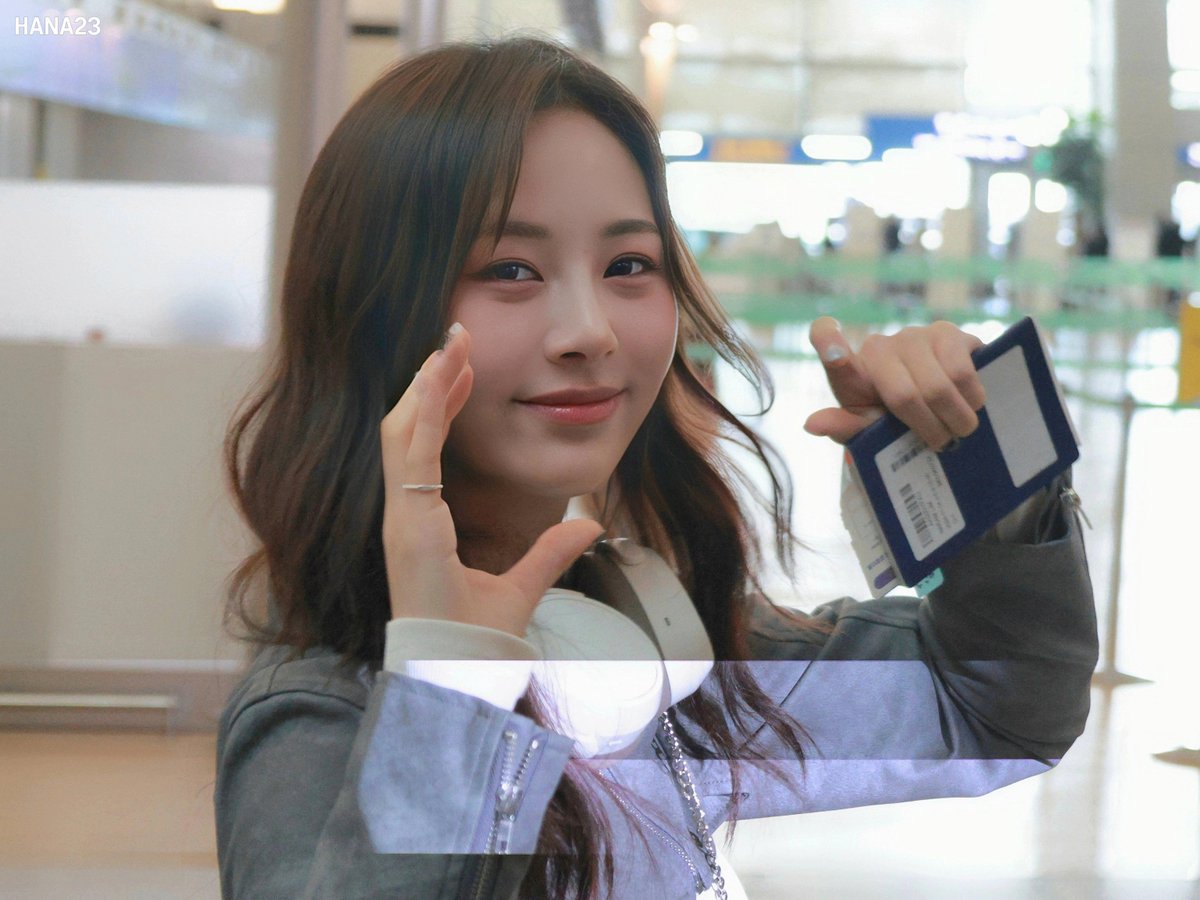 LIM_HANA_23's tweet image. 260109 ICN

여신하람

#HANA #FIFTYFIFTY 
#하나 #피프티피프티