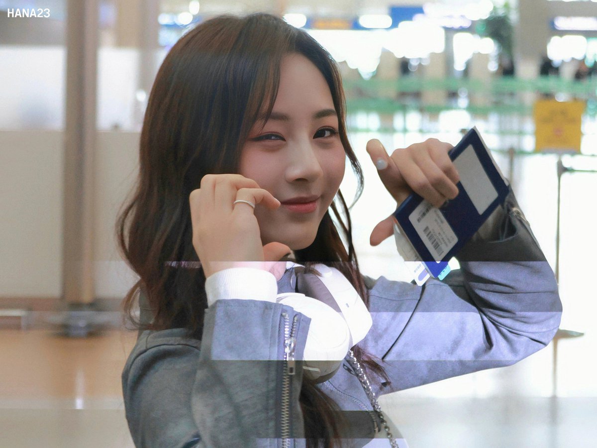 LIM_HANA_23's tweet image. 260109 ICN

여신하람

#HANA #FIFTYFIFTY 
#하나 #피프티피프티