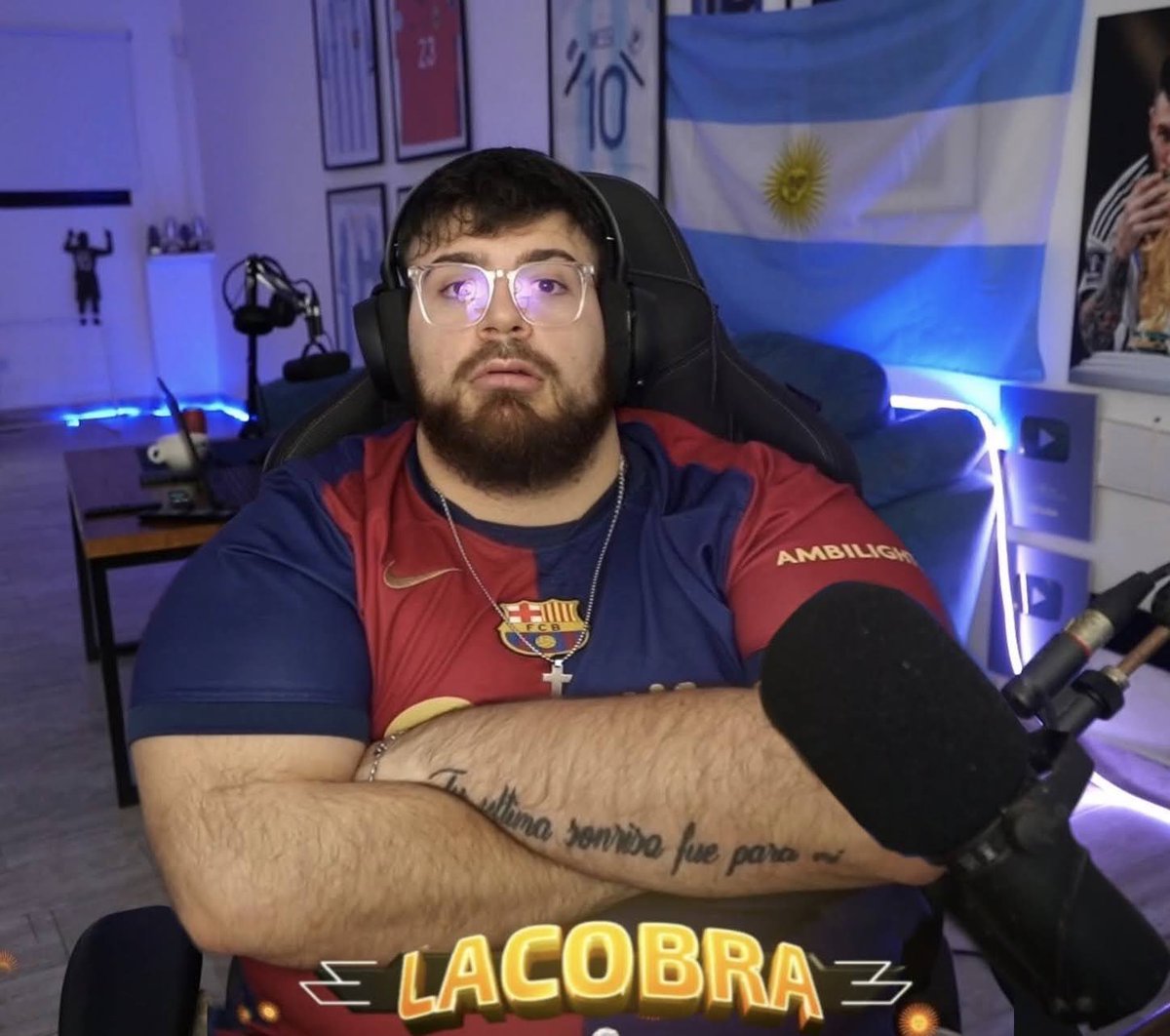 OOC_LACOBRAAA's tweet image. Cómo ven a Cobrix Meli, Staryuuki y Leslie 😍 // Cómo lo ve el chat 🐷