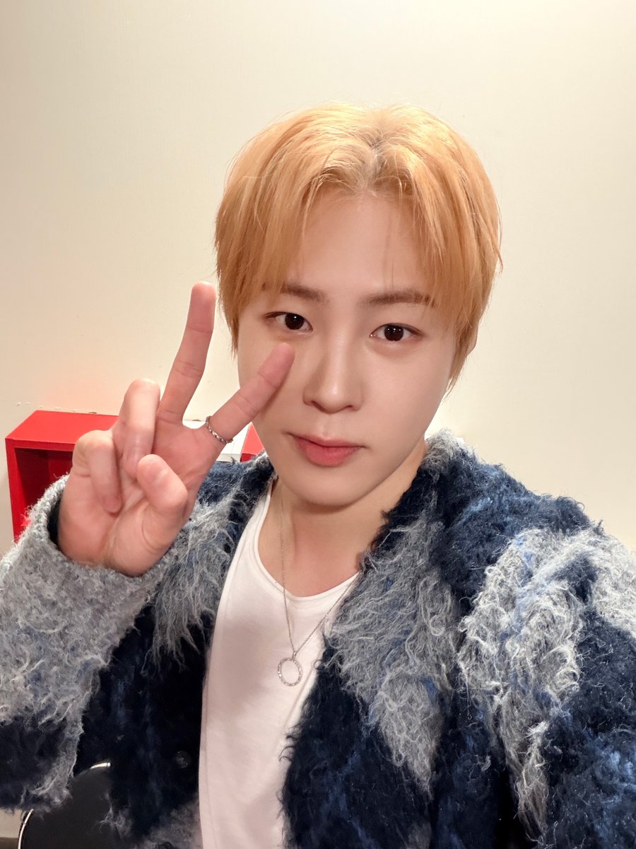 BPM_HSW's tweet image. [#하성운] ⏰

잠시 후 7시! SBS 파워 FM &amp;lt;박소현의 러브게임&amp;gt;에 하성운이 출연합니다📻
우리 성운이 놀기 신청하러 온 거야? 하늘 반하게 하려고 온 거야? 
아! 우리 하늘이들이랑 저녁 함께 하고 싶어서 왔구나아🩵

#HASUNGWOON #박소현의러브게임