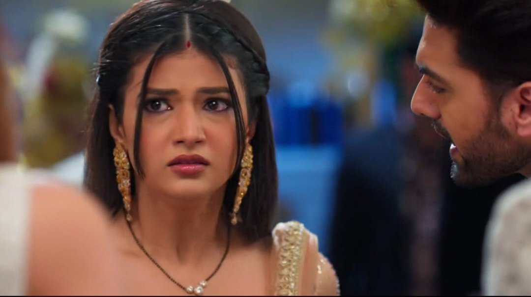 Mariajeya's tweet photo. The last two episodes were Sam's masterclass 👏👏👏 She owned the episodes with her brilliant performance. In awe and so proud of her. Keep going Sammy ❤️ #yrkkh #SamridhiiShukla https://t.co/Ikkr1mTV4f