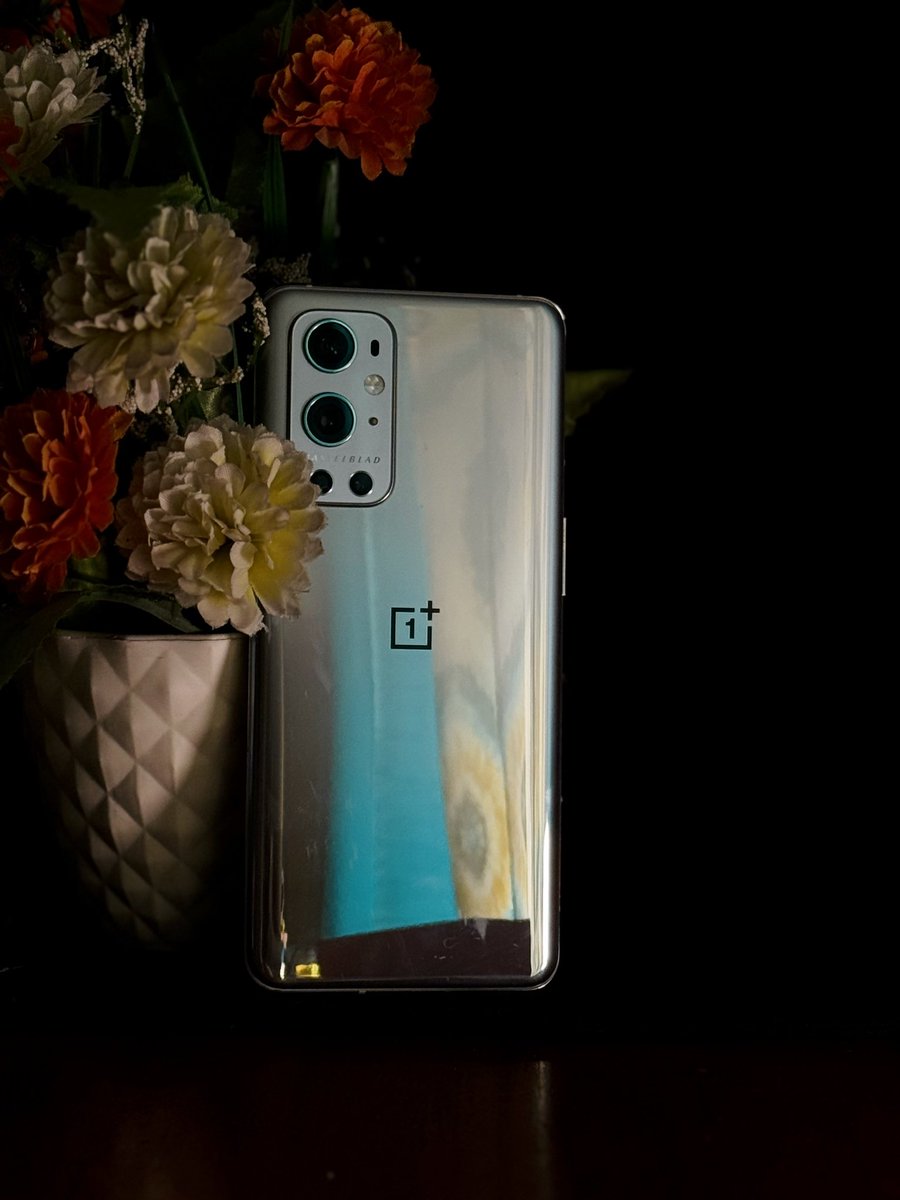 AmeyMorje's tweet image. A difficult decision at the start of new year. I let go of my first ever flagship. Beautiful device which started my tech enthusiast journey.
#oneplus #oneplus9pro #Snapdragon