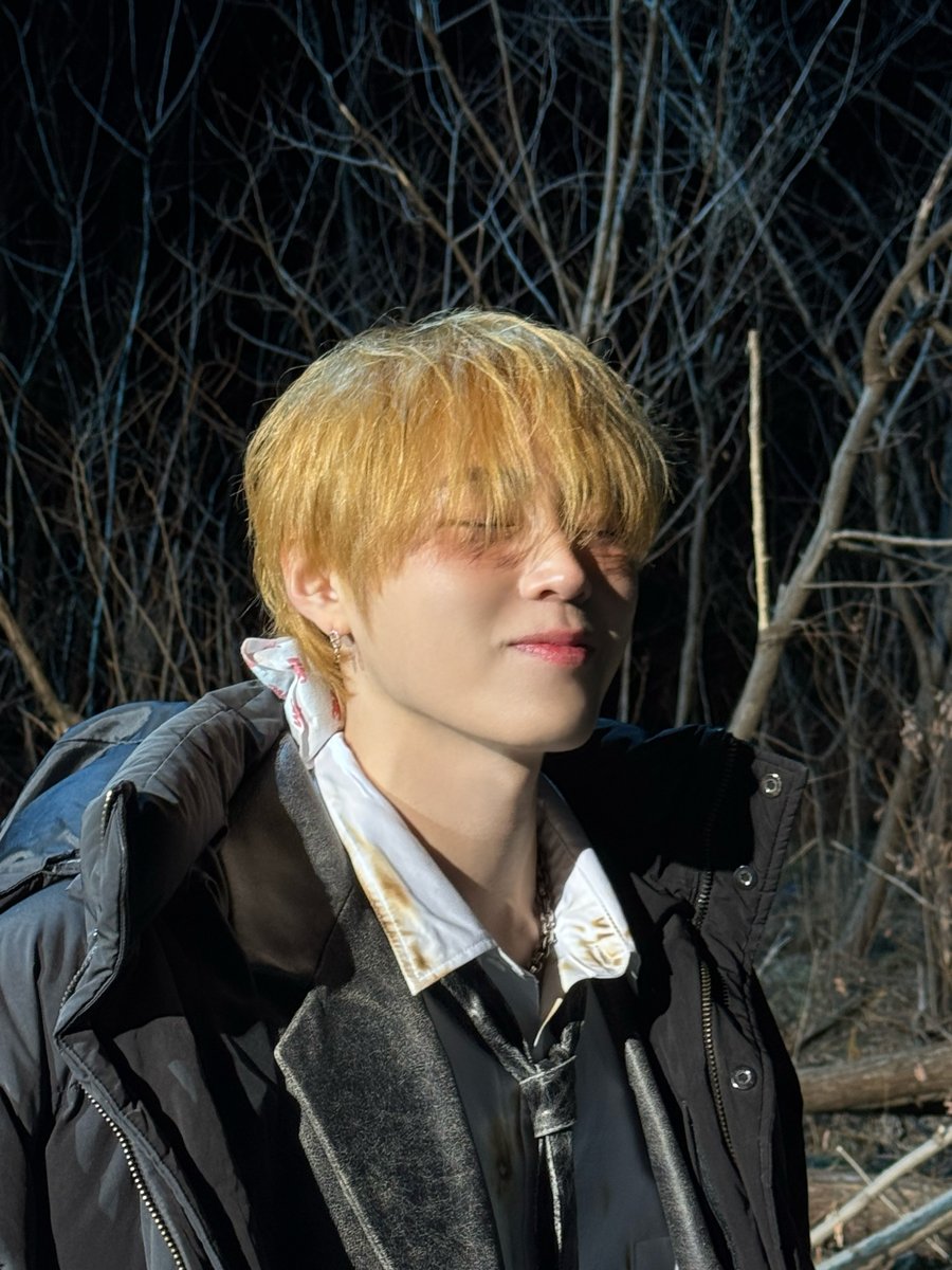 BPM_HSW's tweet image. [#하성운] 🎁

⸝⸝- ɞ -⸝⸝ 

#HASUNGWOON