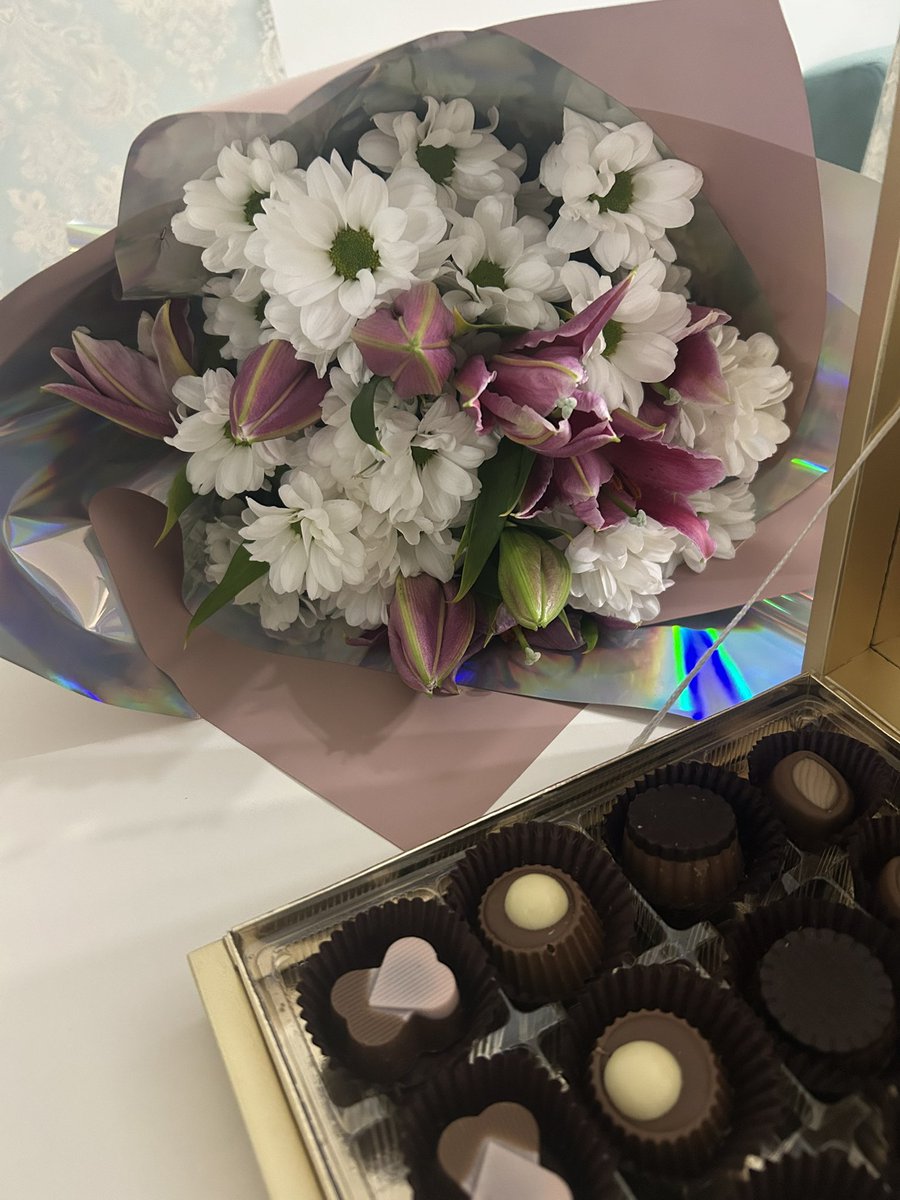 pembehamsi's tweet photo. 💐 08.01.25 💓 https://t.co/ndjLMoB4Er
