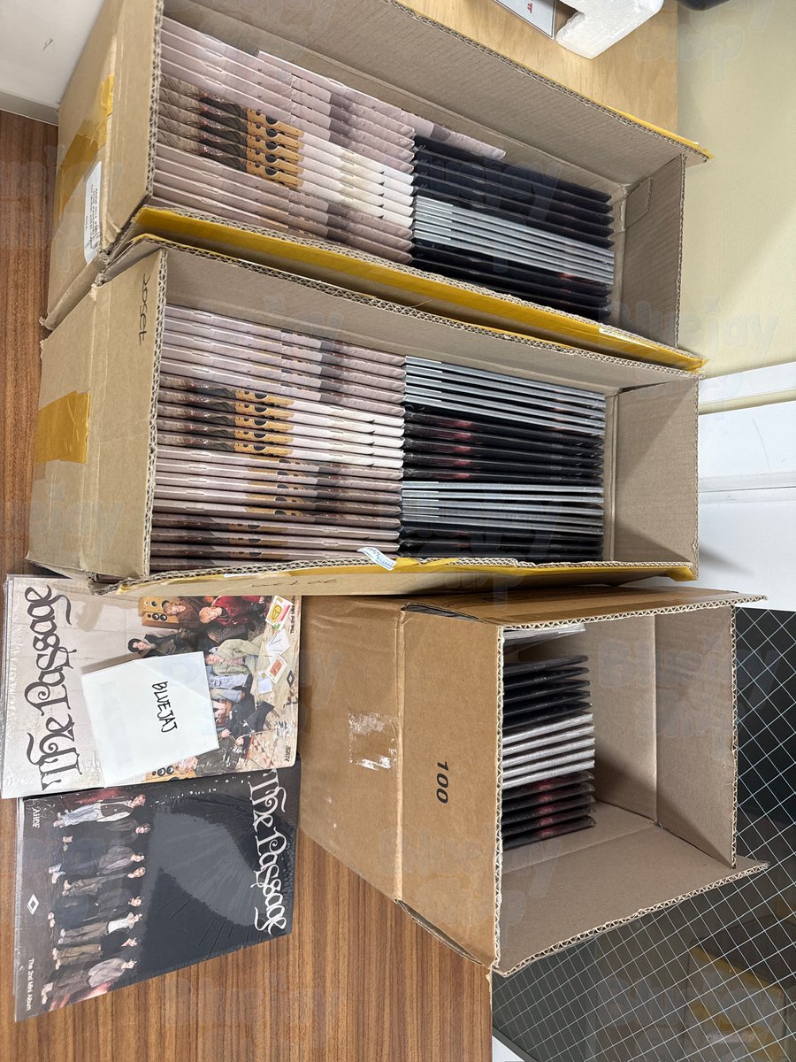 bluejayshop's tweet image. #Bluejayshop_GA 
SURPRISE SEALED ALBUM GIVEAWAY! 🥳

- follow us 🔔
- retweet + rt like recent twts
- reply

will draw on jan 16 🚶‍♀️