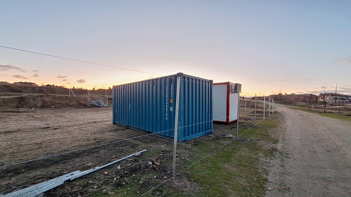 AVMontecarmelo's tweet image. Ahora el Ayto @AlmeidaPP_ @bcarabante @Mtnezparamo INVADEN con su valla para su #MegaCantón hasta el "Parque Lineal de #Montecarmelo" que tanto publicitan (lo prueba su propio plano)‼️

Otra #TomaduraDePelo dnd ya mataron + de 200 árboles para el #CantónINDUSTRIAL prohibido