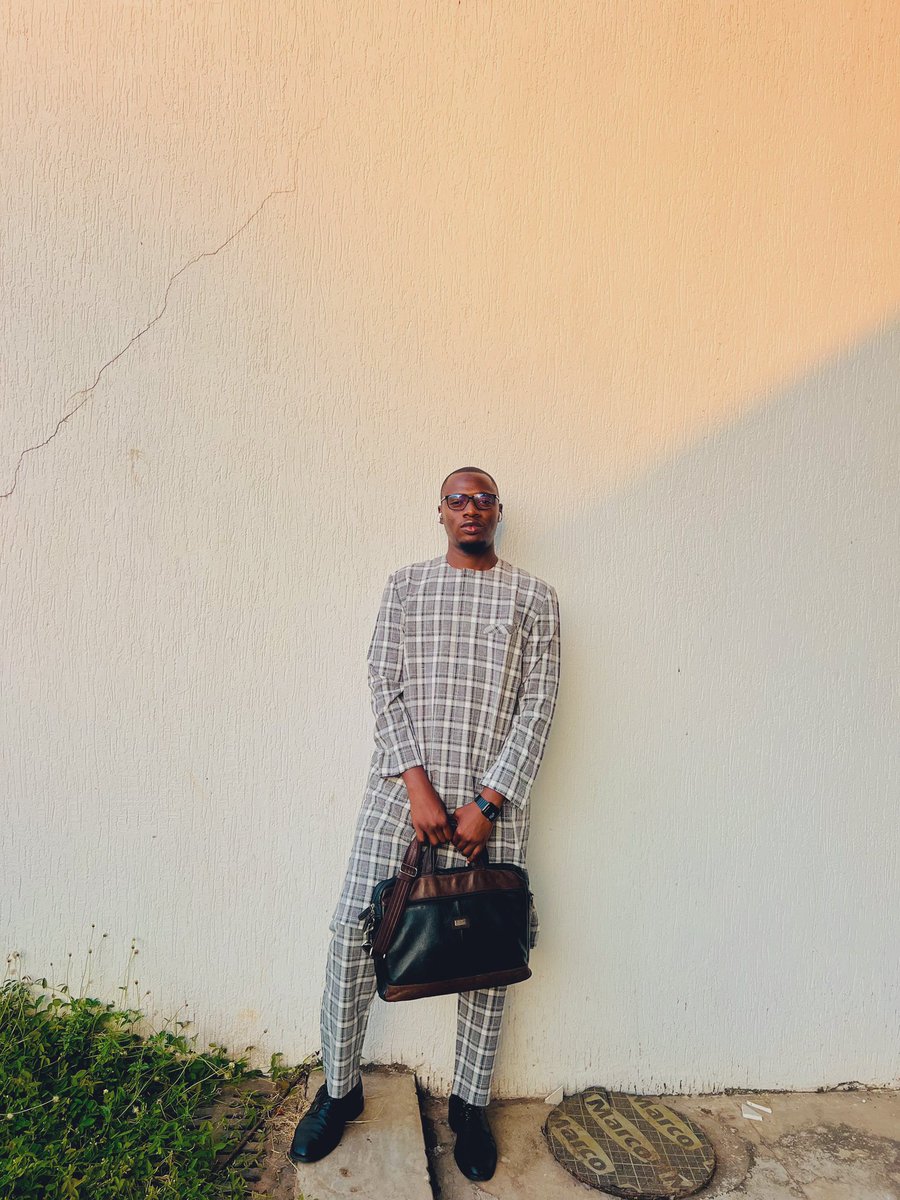 AmzPogbaBah's tweet image. These pictures tells a story, a moment frozen in time. It’s a reminder of where we have been, who we have become, and the journey ahead. Let’s embrace the beauty of our imperfections and strengths we find within ourselves. Keep going, your story is worth telling.

#LearnAndGrow⚖️