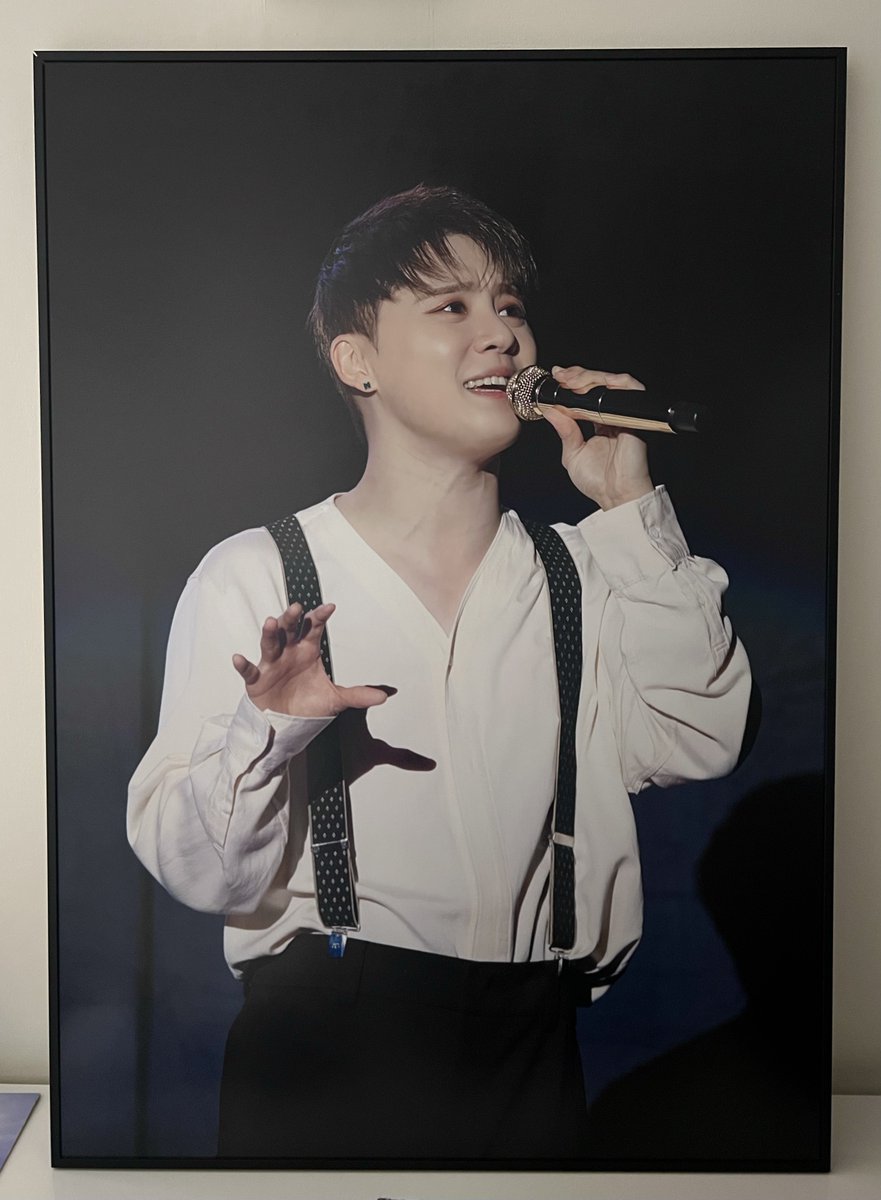 [양도] 샤슾액자

A1 사이즈이고, 서울내 직거래를 우선합니다! 
10,000원에 양도해요
파기되어 다시 올립니다! 디엠주세요~

<a href="/XIA_market/">XIA장터봇</a> RT 감사합니다 ◡̈