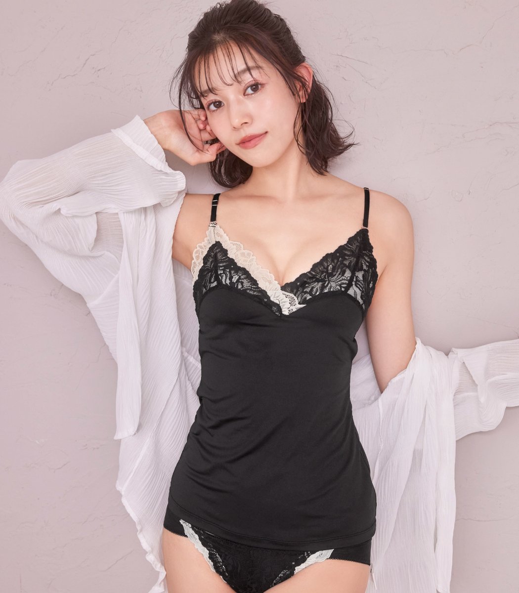 “ラクなのに、ちゃんと盛れる”
ノンワイヤーで驚きのふわっと感。

ベーシックで外さないブラックカラー🖤

1枚で盛れる 極ふわキャミ
🔗link.feliture.shop/0112_cami