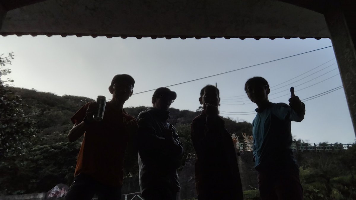 OS_Chorio's tweet image. 全く需要のないオッサン4人の記念撮影