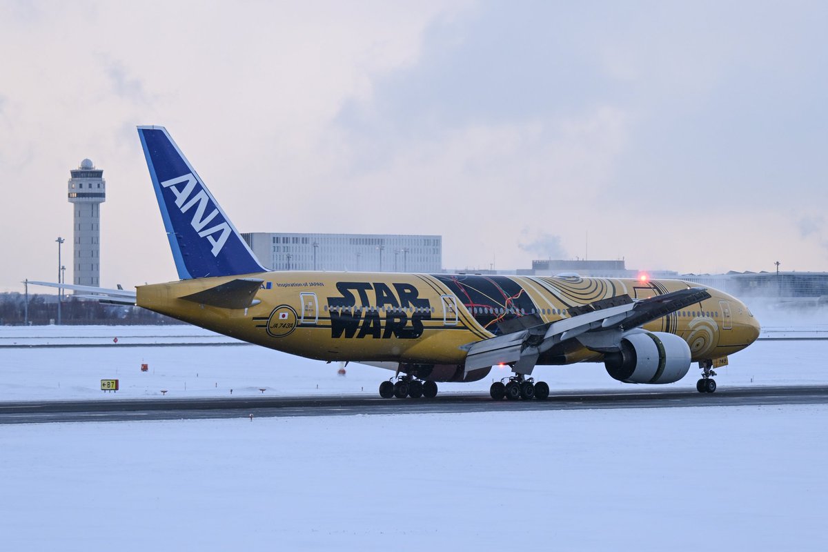 fd3s_sc57k's tweet image. All Nippon Airways
Boeing 777-281
さらばだ👋たくあんことC-3PO
ANA STAR WARS JETS
#新千歳空港 #CTS #RJCC
