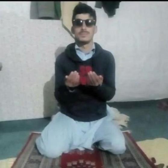 Ronaldindominus's tweet image. Abusive husbands at the mosque on fridays