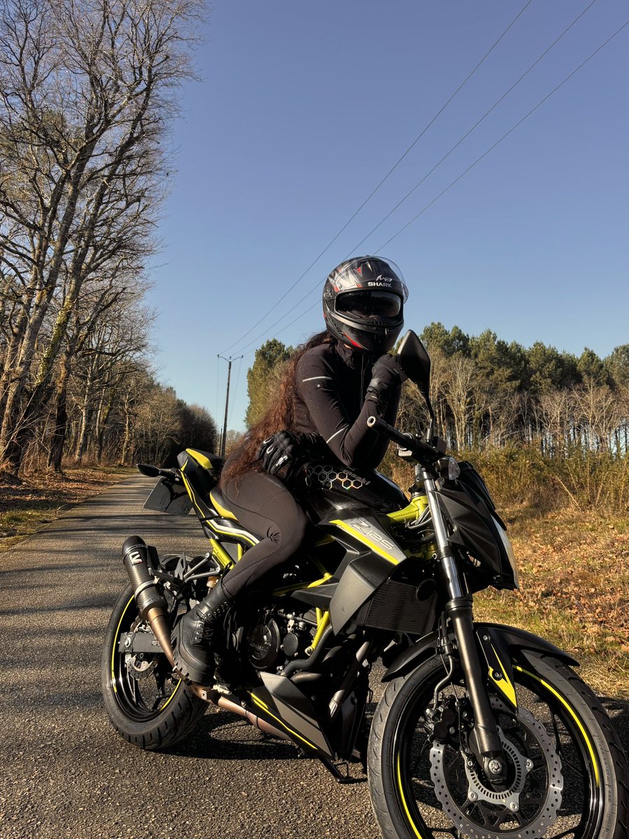 Riot Games fan account tweet media