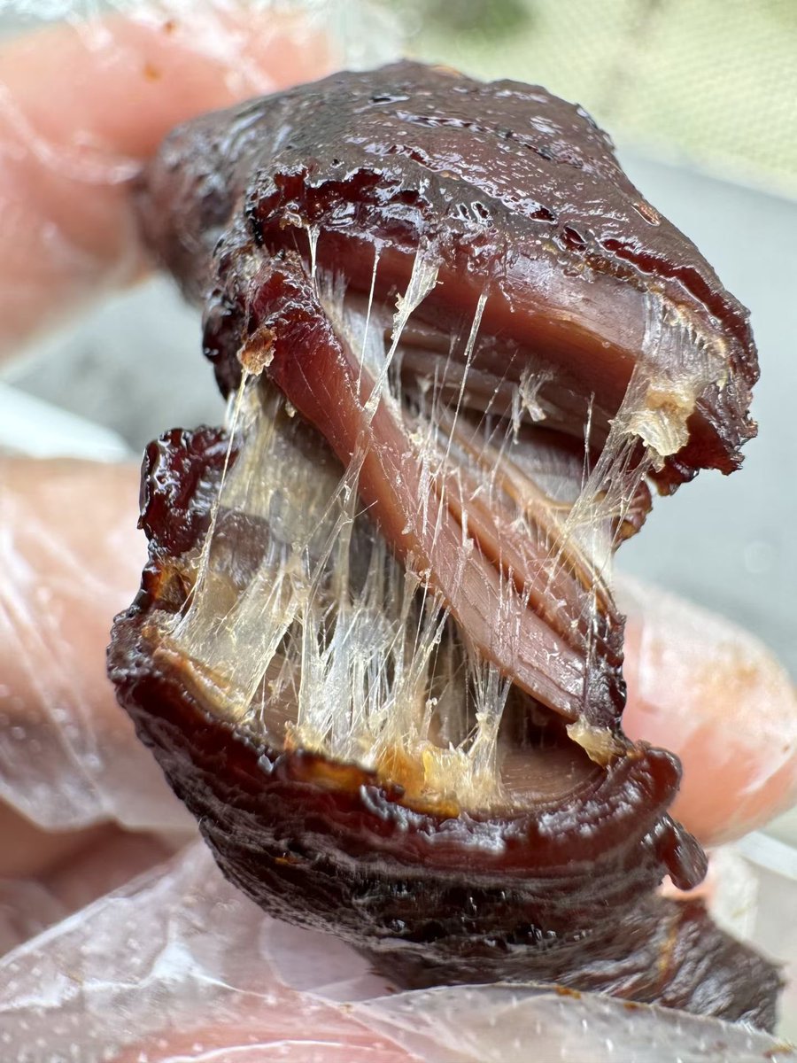 草莓老师卖的牛肉干实况图，超级好吃，已经卖了六年，啊啊啊啊啊啊啊来下单呀 https://t.co/2w4wE3M7Ss