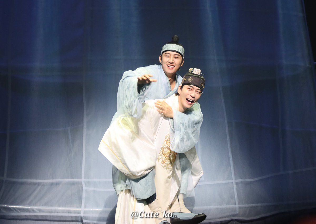 커엽ko tweet media