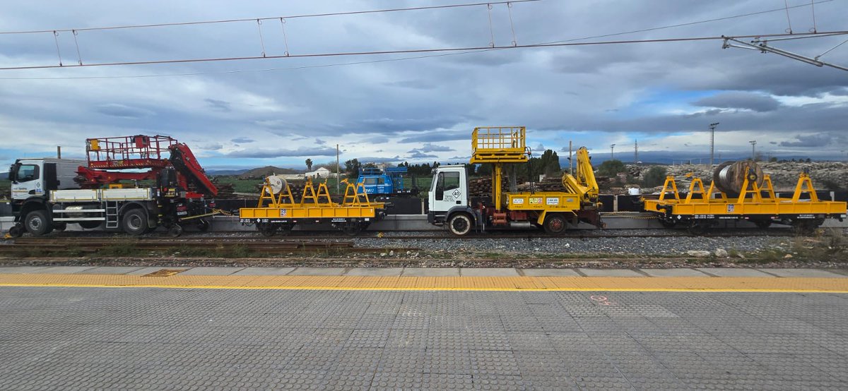 De nuestras aulas a la vía. 🚆

En CEFF formamos a los profesionales que hacen posible el mantenimiento ferroviario y garantizan la seguridad de cada tren.

Ellos aplican su experiencia, nosotros construimos su base.

#CEFF #MantenimientoFerroviario #SeguridadFerroviaria