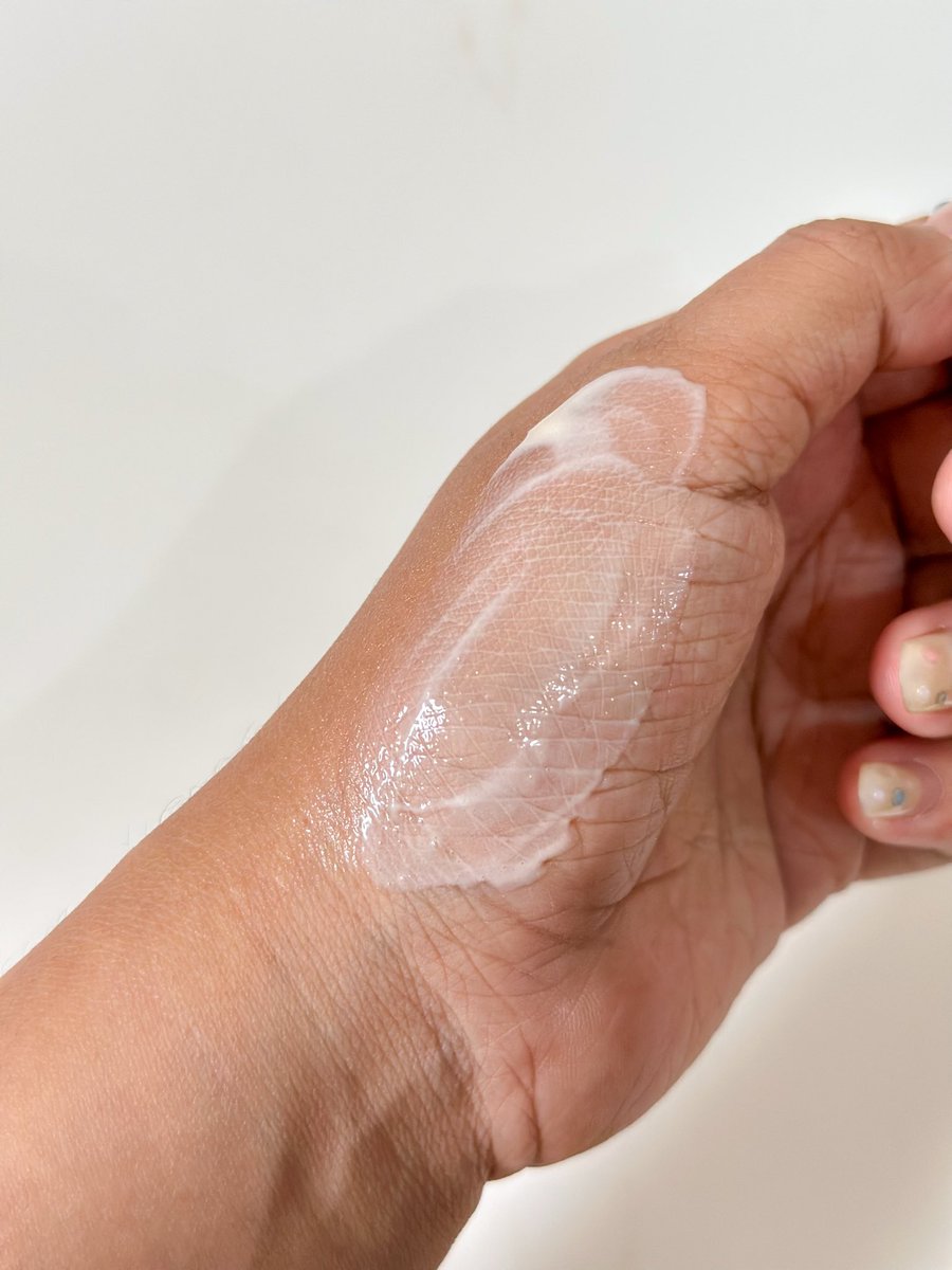 swextdemon's tweet image. another martha tilaar product that deserve MORE HYPE!

must try from local brand : first certified organic skincare that’s gentle on sensitive skin 😉