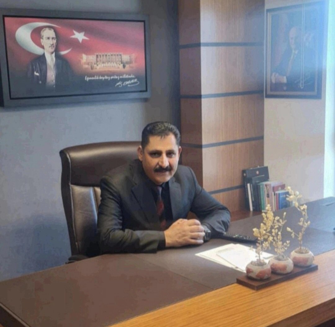 10 Ocak Çalışan Gazeteciler Günü'nü en içten dileklerimle tebrik ediyorum."Basın, Milletin müşterek sesidir. Bir Milleti aydınlatma ve doğru yolu gösterme,uyarma muhtaç olduğu fikrî gıdayı vermektedir.#Gazetecilergünü
<a href="/Akparti/">AK Parti</a> <a href="/AbdurrahimFIRAT/">Av. Abdurrahim Fırat</a> <a href="/abuyukgumus/">Ahmet Büyükgümüş</a> <a href="/RTErdogan/">Recep Tayyip Erdoğan</a>