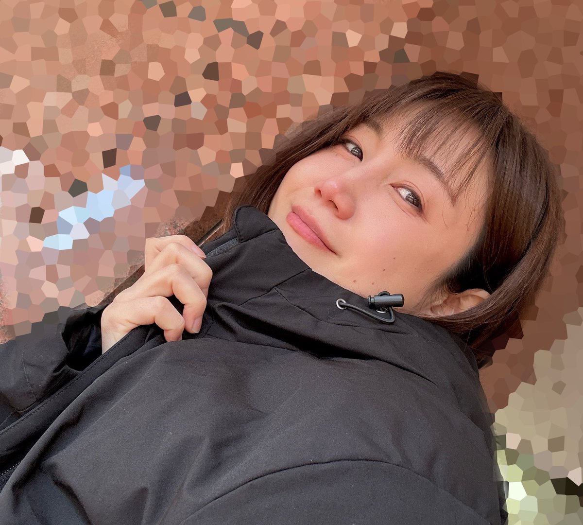 最近始めたセルフネイルとパンパンになったシール手帳みんなに見せびらかそうと思ったのに(笑)何故か配信出来んかったけど  ログアウトしてログインしてを何度かやったら戻りました😂 先月全然やってなかったから拒否されたんかと思った😭 喉はそろそろ完治しそう🥺, image size:1199x1080