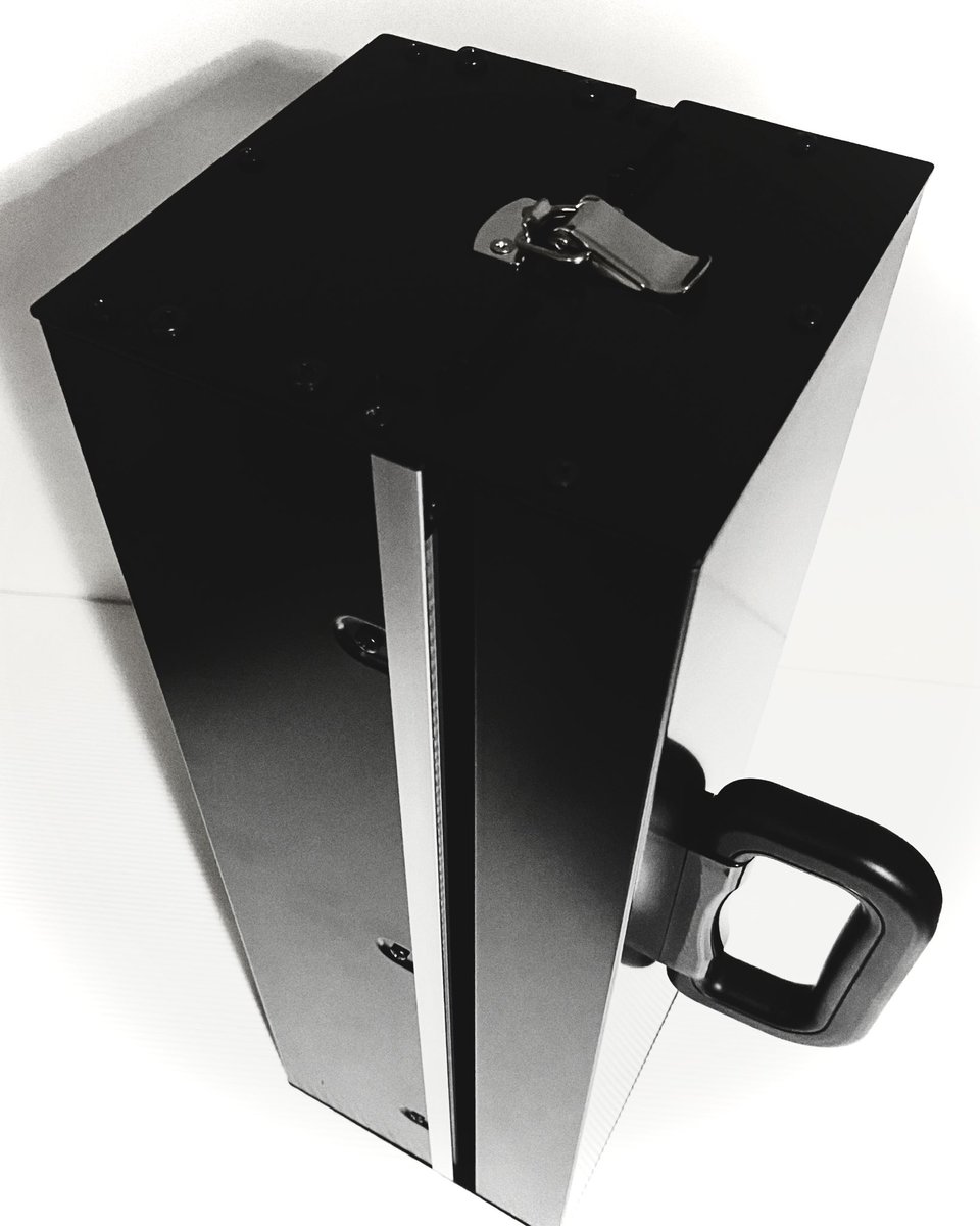 ー

A new concept in the works

<a href="/DotredAudio/">dotRed Audio Designs</a>
#WORKFRAME84C
#MASK84v2
 #modularsynth 
#eurorack