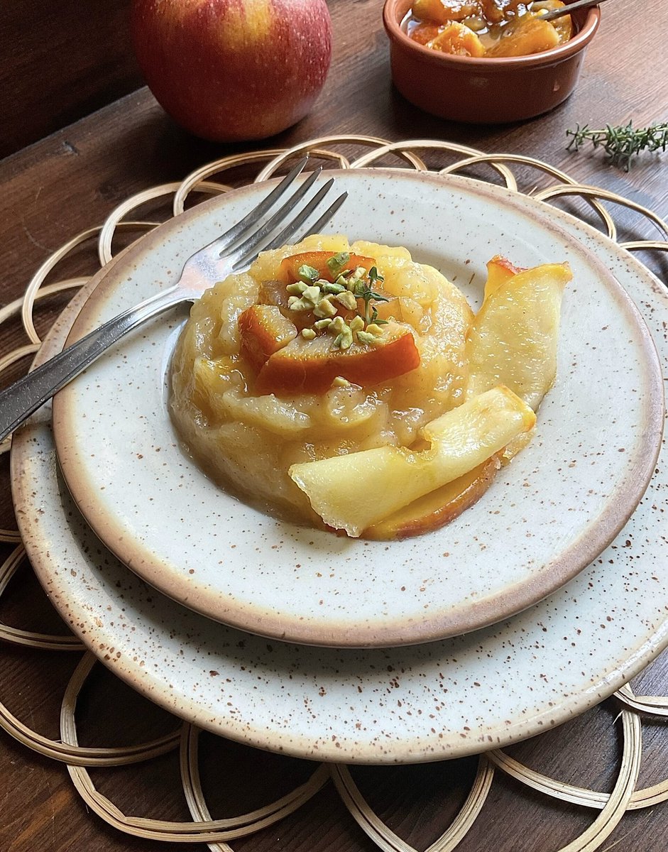 Mousse di Mele con Mostarda Mista dell’Hosteria 700 e Granella di Pistacchi. Dessert “di transizione”.
Buon pranzo!
#LunchBreak in #Liguria

…ggrace-graceinthekitchen.blogspot.com/2026/01/mousse…