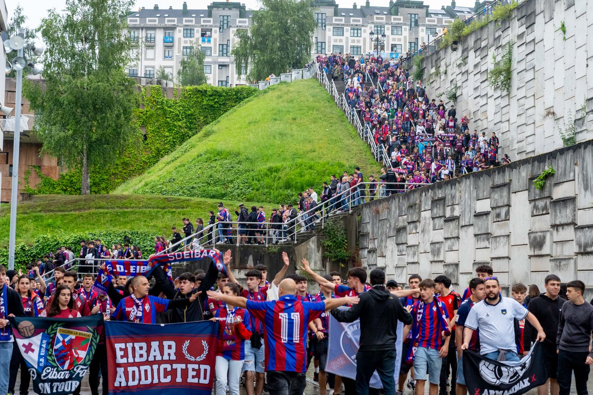 👥 𝟑𝟓𝟎 𝐚𝐫𝐦𝐚𝐠𝐢𝐧 𝐢𝐧𝐠𝐮𝐫𝐮 𝐁𝐮𝐫𝐠𝐨𝐬𝐞𝐧 

❤️ Mañana tendremos un 𝐆𝐑𝐀𝐍 𝐀𝐏𝐎𝐘𝐎 de la afición armera en El Plantío

Gogoratu armaginak, 𝐈𝐑𝐀𝐁𝐀𝐙𝐈 𝐀𝐑𝐓𝐄! 👊

#BurgosCFEibar | #BetiArmaginak⚔️