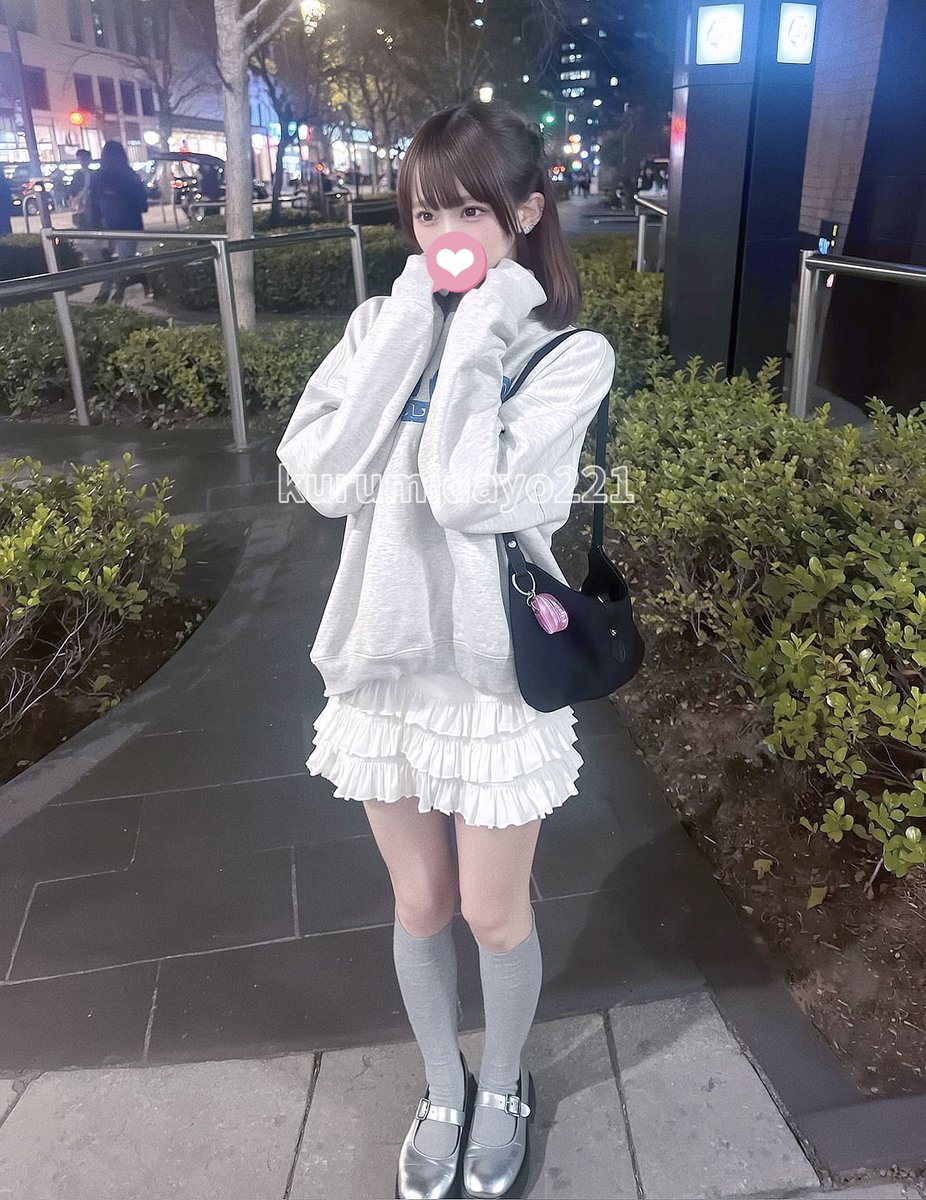 寒いけど脱いで撮った🐾