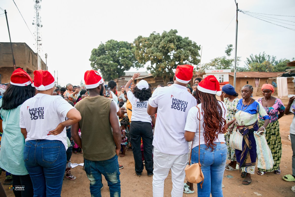 JennyMFondation's tweet photo. Remise de dons réalisée avec succès au profit des personnes vulnérables.
Chaque geste compte et chaque sourire nous rappelle l’importance de la solidarité.
Merci à tous les partenaires et bénévoles.
#Solidarité #ActionHumanitaire #RemiseDeDons https://t.co/PGdYcOmJvI