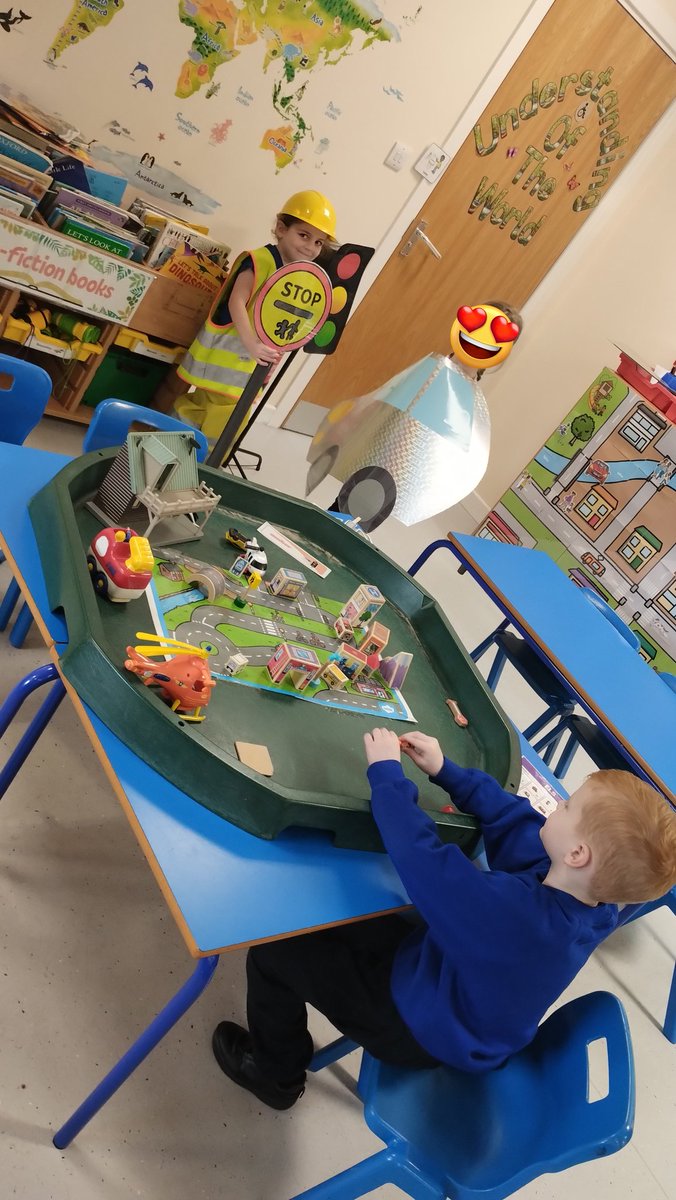 latimerprimary's tweet image. Our children are thoroughly enjoying our new topic of 'People who help us'. Much learning through play and learning about how to cross the road safely. #EYFSUtW #EYFSEAD #LatimerEnglish oracy.