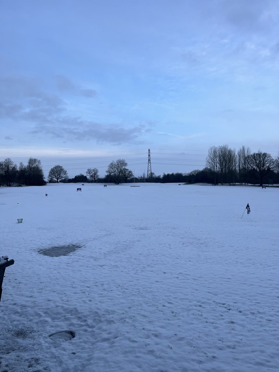 PGADarrenLewis's tweet photo. Courses maybe closed but it looks like we will open the golf range later this morning .. Ring 01675 292081 for updates @leamarstonhotel @marstonlakesgc https://t.co/Rkn0HrtstQ