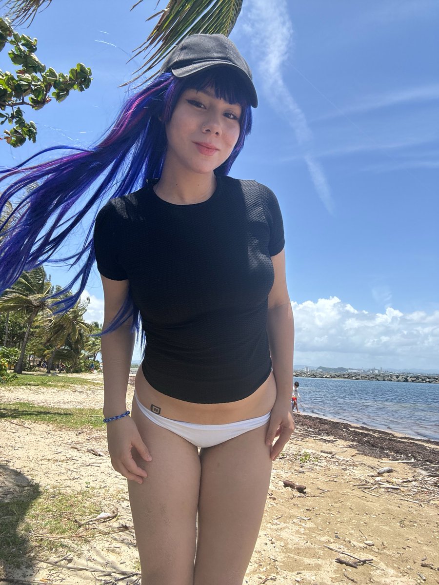 Beach ai cosplay 

#AiHoshino