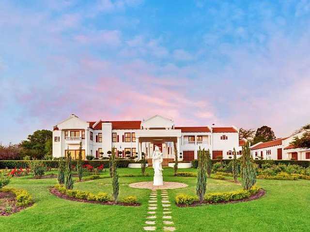 lindzmlangeni's tweet photo. Talk about audacity #UltimateGirlsTripAfrica https://t.co/OAbarG0OFZ