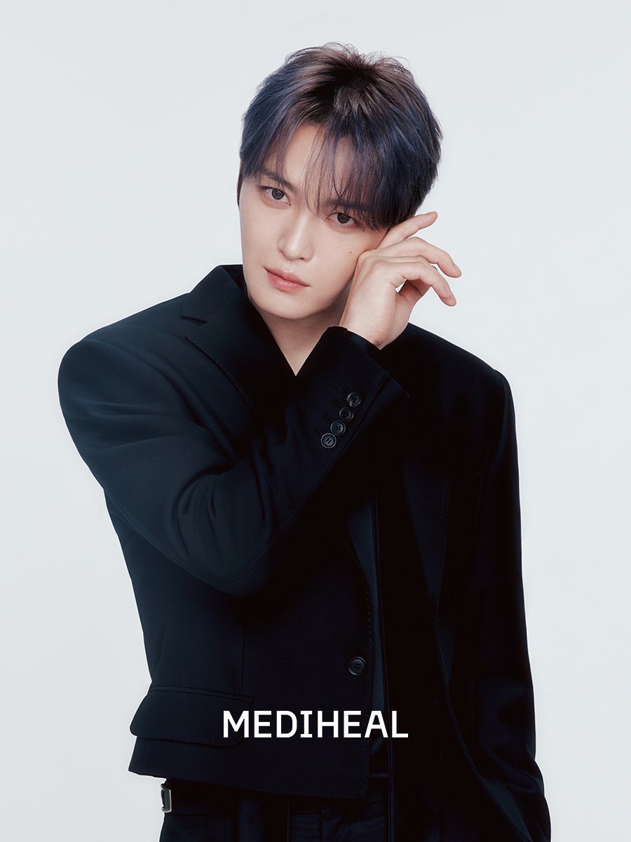 ジェジュンのブラックスーツ 新ビジュアル解禁🖤✨ デビュー23年目の