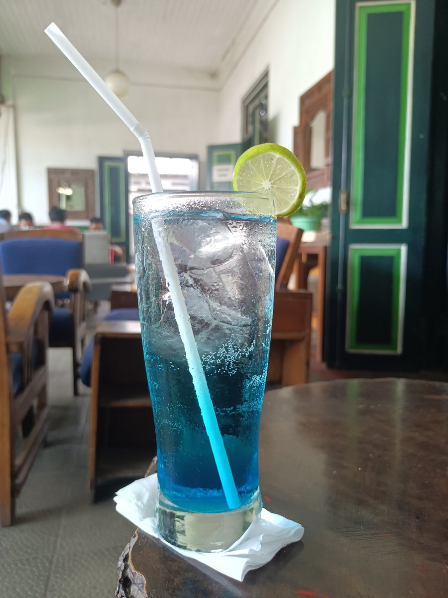 txtfromjogja's tweet image. Ini mereka mostly under 20k an menunya, ntar ak spill yh, atau kalian ada yang tau ga ini di manaa?