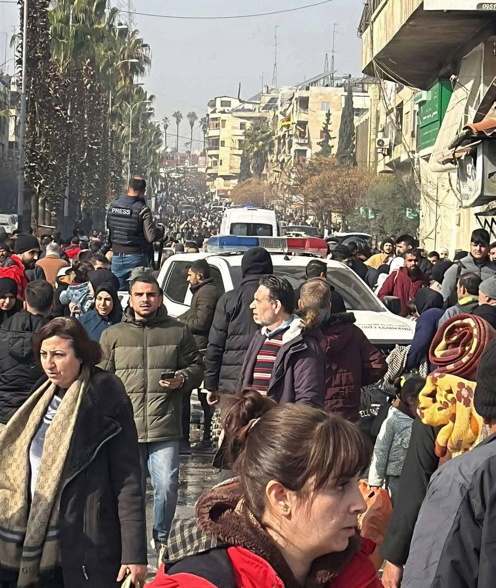 imehdi47's tweet photo. Şeyh Maksoud ve Afrin sadece haritadaki isimler değil, her Kürdün vicdanında açık bir yara.
Afrin halkı Kürdistan için günah keçisi idi ve hala da öyle, topraklarını, kanlarını, haysiyetlerini sundu, tavrın bedelini herkesten önce ödedi. https://t.co/B0qaggZvDC