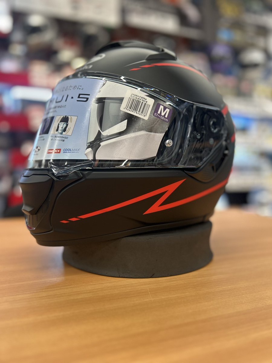 NANKAI_OSAKA's tweet image. 新色情報です！

#kabuto KAMUI-5よりグラフィック
「SPRIA」が登場です！

モデルの造形美に寄り添うよう設計されたシャープなラインワークが魅力のグラフィックとなっております!

#大阪梅田
#バイク
#ヘルメット
#バイク用品店