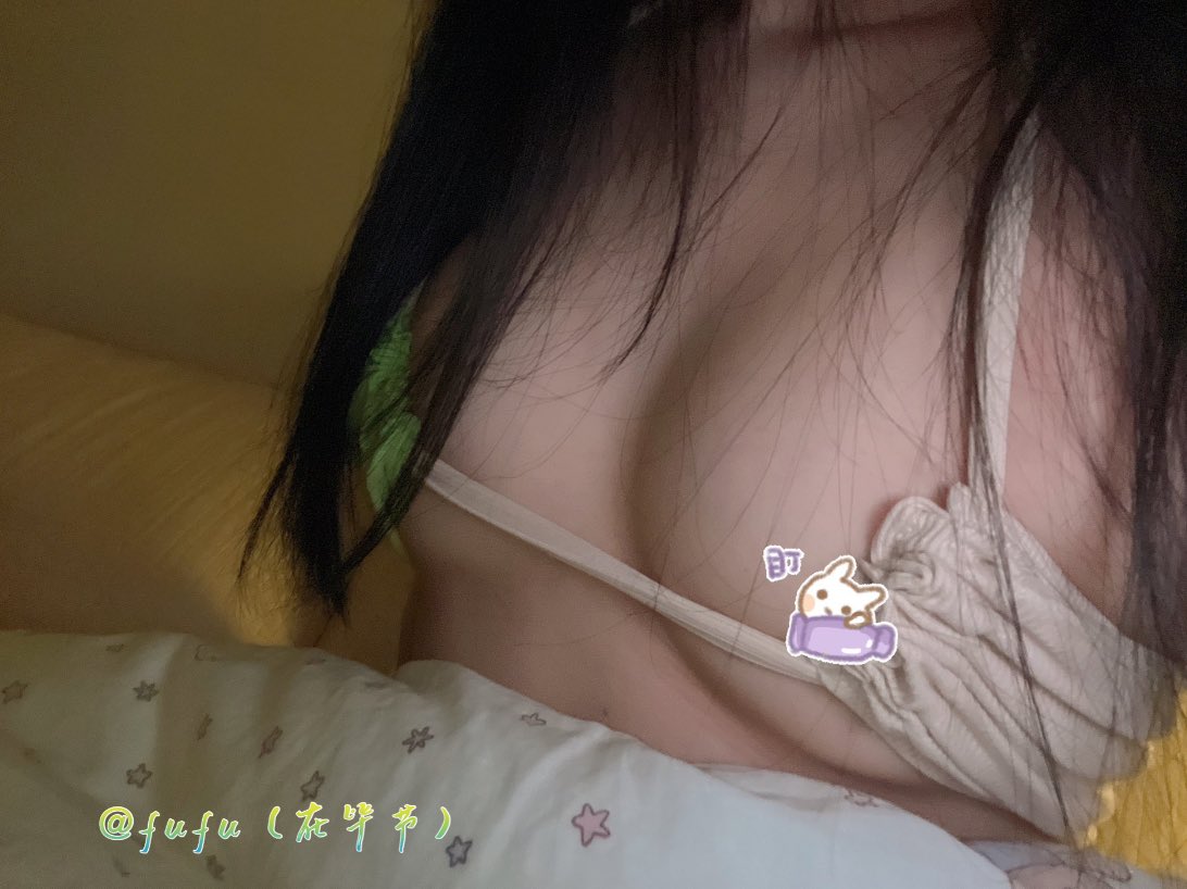 JamoButa's tweet photo. #毕节 #反差 这个吊带🥺睡醒就成这样了 https://t.co/ol6i38mPqJ