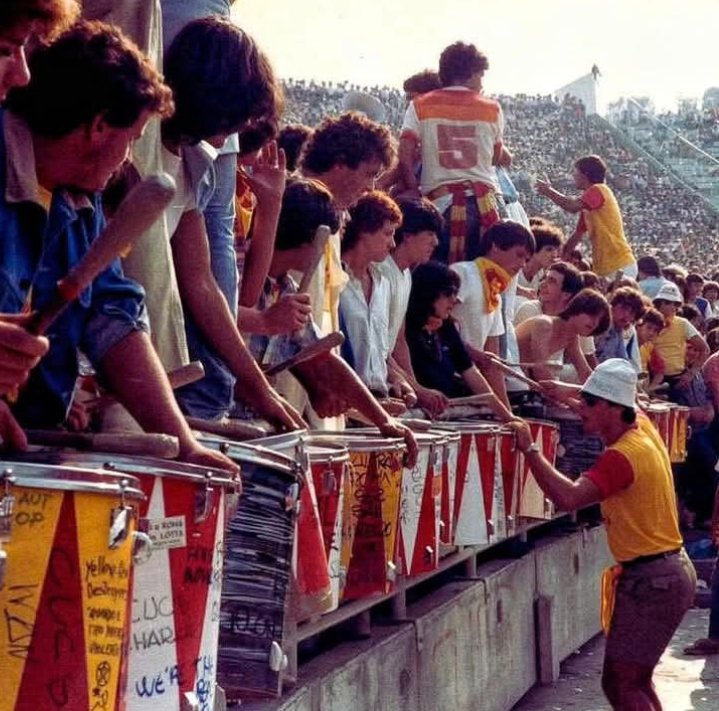 asr1975's tweet photo. ETERNAMENTE CUCS https://t.co/ERya1S53ny