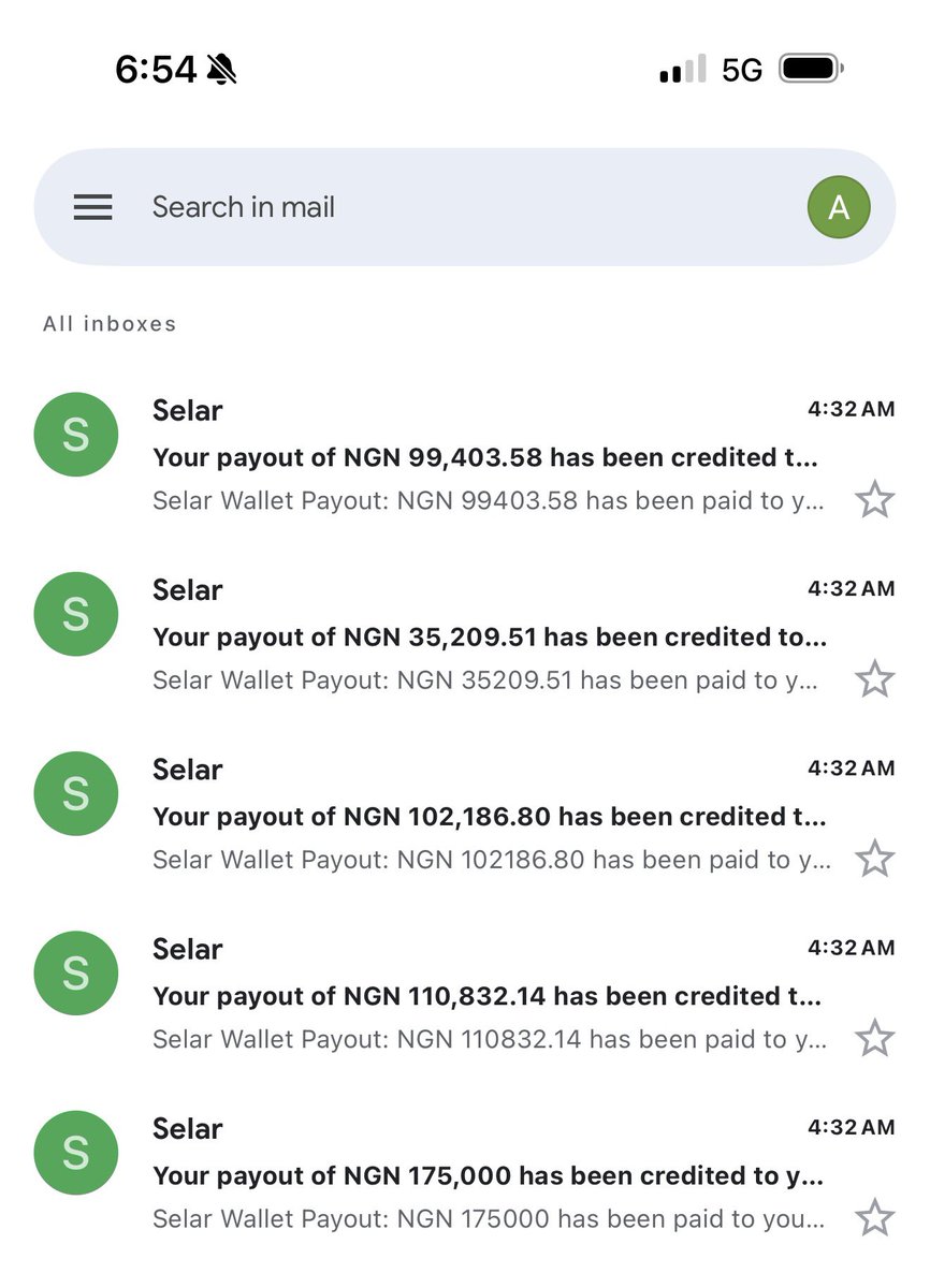 ari_debby_'s tweet image. Selar is my sugar daddy at this point😍