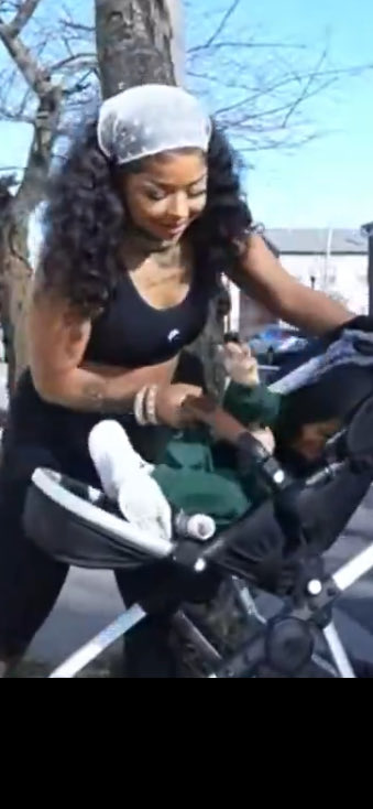 RStokesbusch's tweet image. LOOK HOW HE FOLDED UP IN THERE!!! SHE MAKEING SURE HE NEVA WALKS!!! LOOK AT THAT 2 almost 3 year old !!!!! gaddam