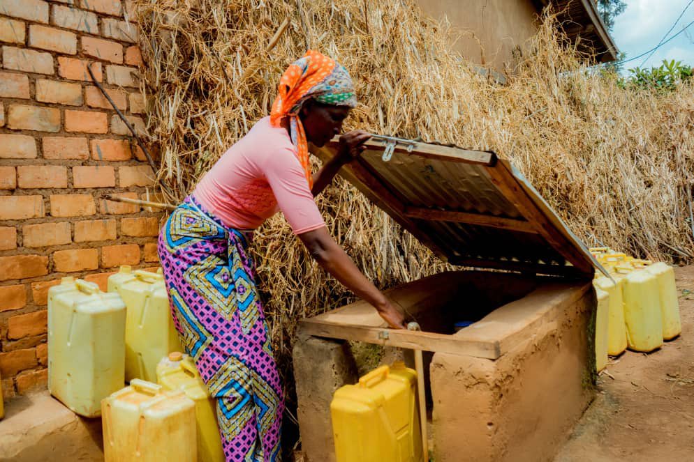From 2 pigs to a successful farm, Nikuze Didancienne from <a href="/rulindodistrict/">Rulindo District</a>  turned PRISM Project support into income, jobs &amp; food security. Read her full story ecoagrimedia.rw/prism-project-…
#PRISMImpacts