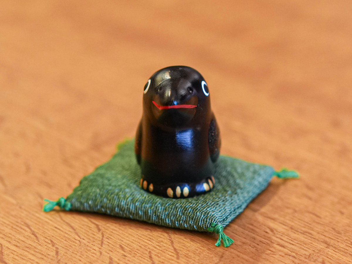 西新宿の十二社熊野神社の八咫烏おみくじ 三本足かわいい🐦‍⬛