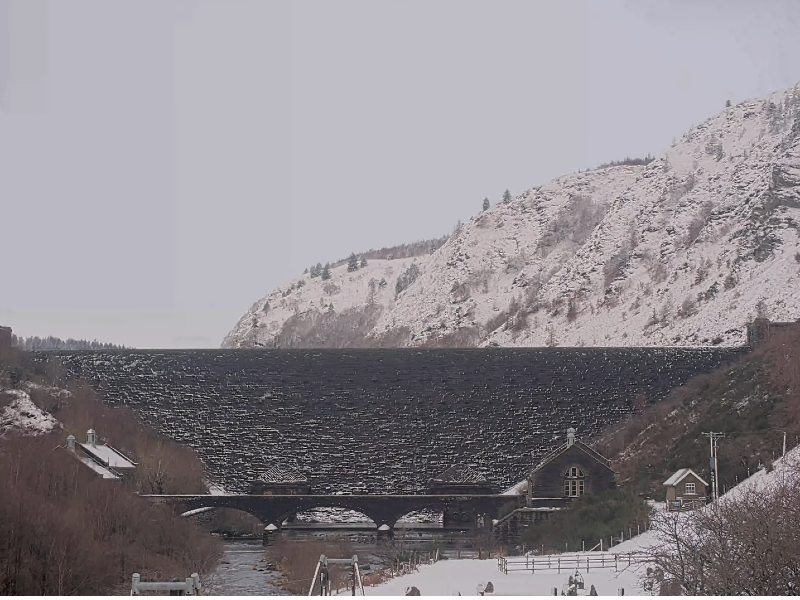 Cwm Elan Valley tweet media