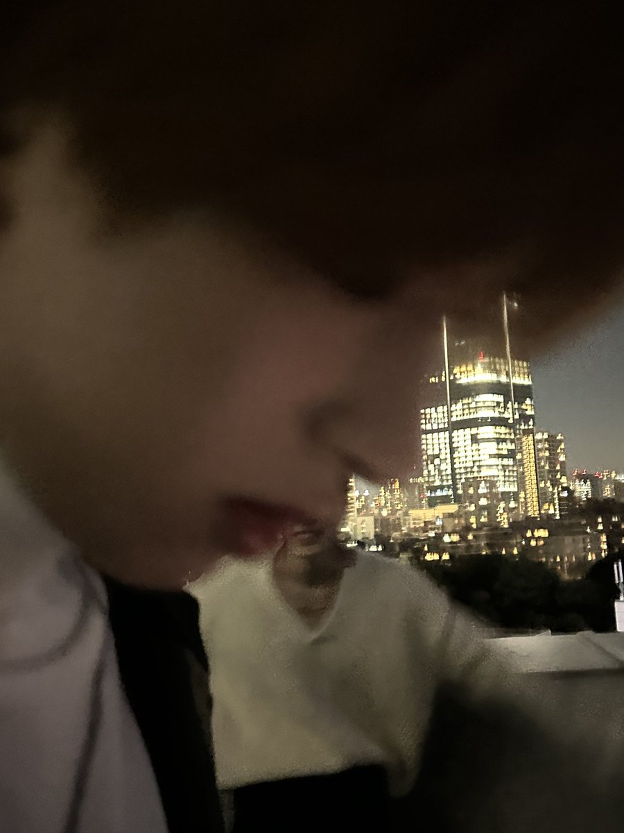 moritasuniverse's tweet image. Condenado a amar || Au #Moyaru

Amar demasiado fue un pecado contra las reglas del mundo.
Condenado a la eternidad, deberá ver una y otra vez a la persona que ama fallecer, haciendo lo todo lo para reparar aquello que jamás debió romper.